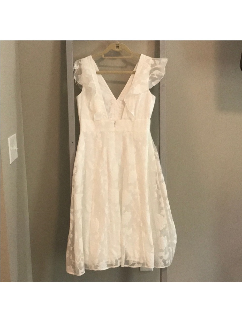 Gal Meets Glam Susie White Floral
Organza Fit & Flare Midi Dress - Picture 5 of 8